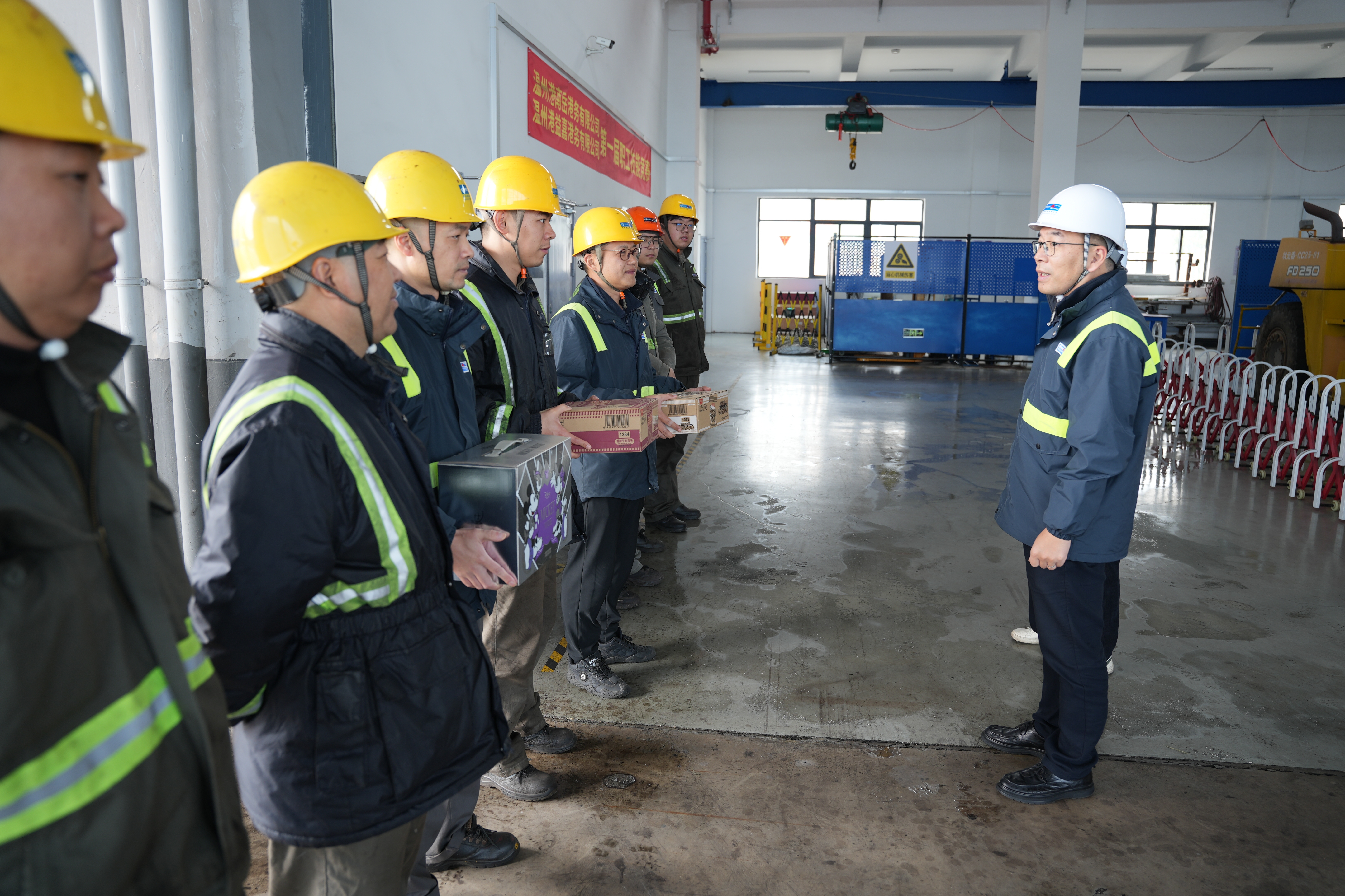 公司领导开展春节“暖心”慰问活动