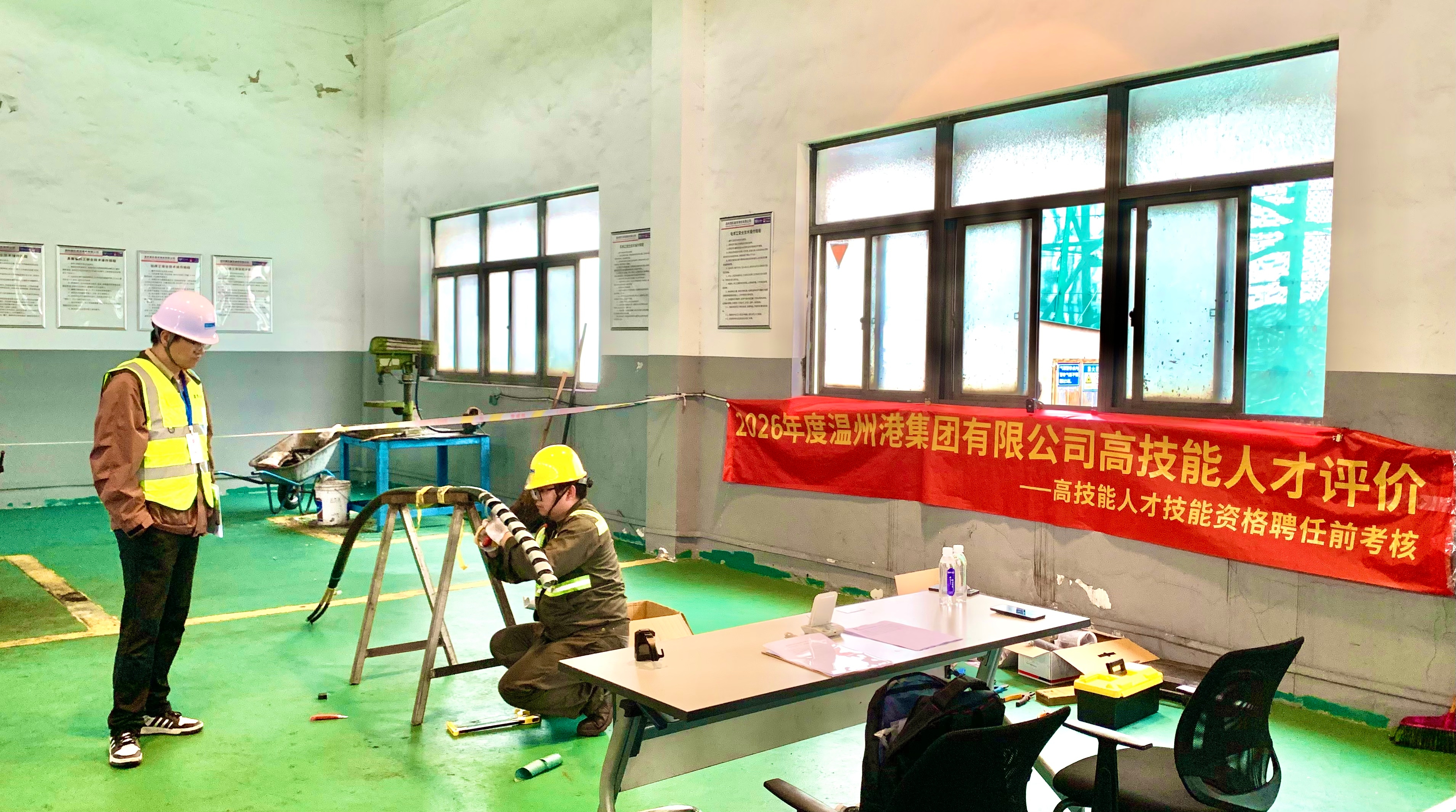 乐清湾公司高压电工实操考核顺利通过